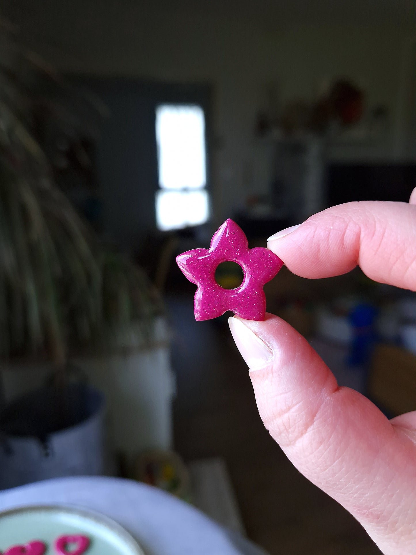 Pampilles Fushia pailletté 🎀 (sans créoles) finition brillante.