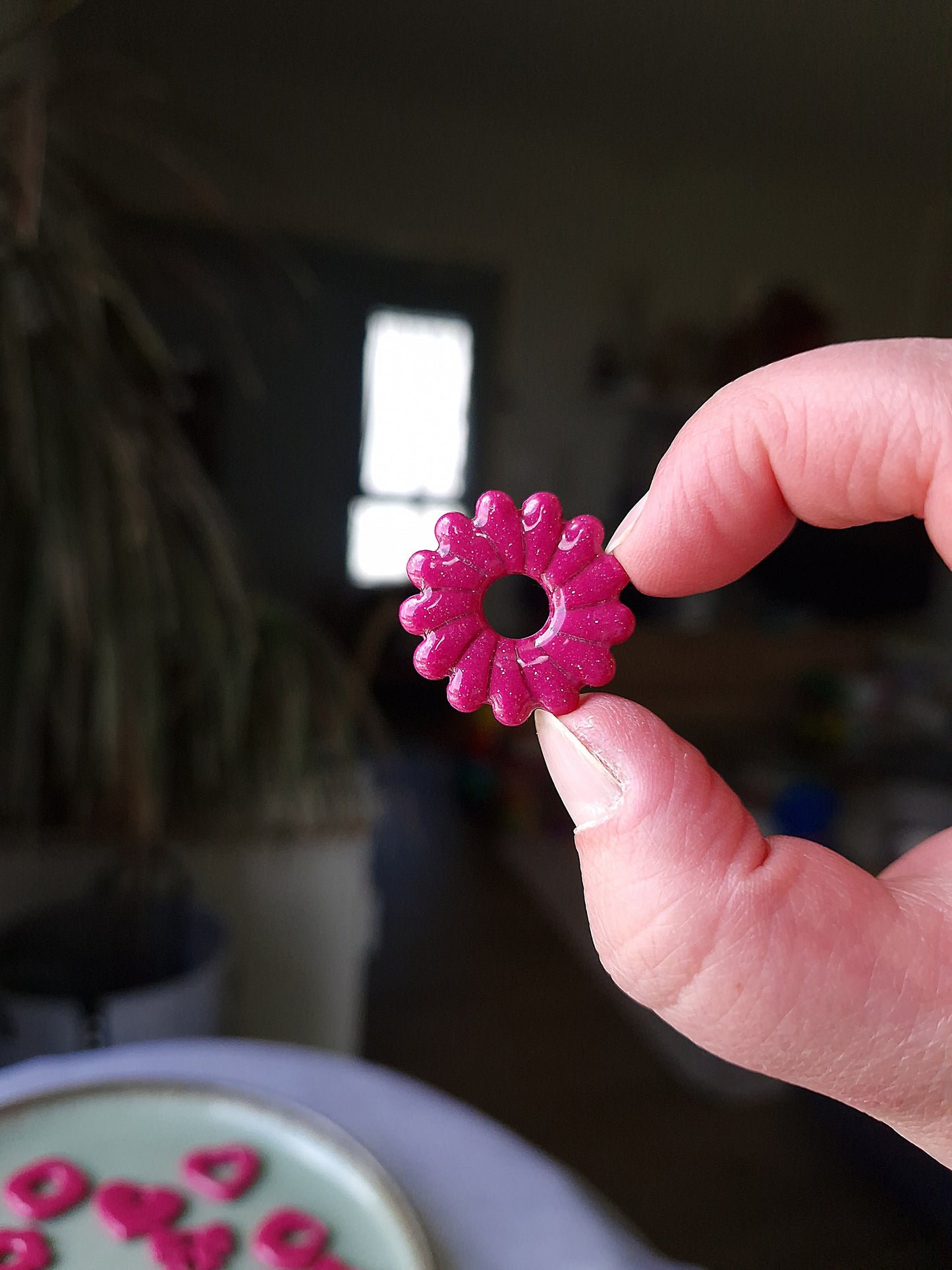 Pampilles Fushia pailletté 🎀 (sans créoles) finition brillante.
